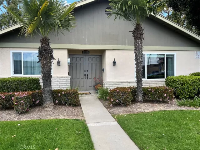 MLS: OC23053109 Condo For Sale