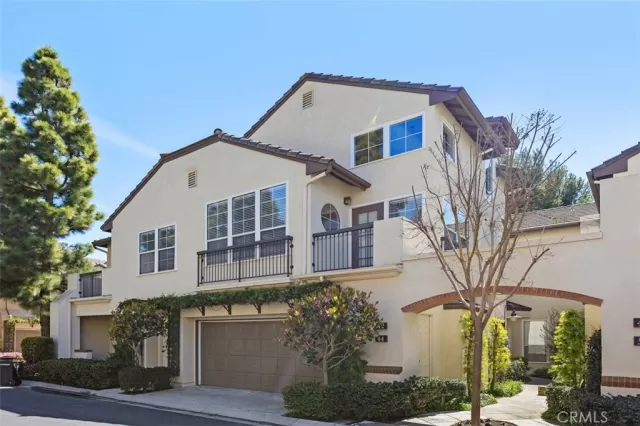 MLS: OC23053461 Condo For Sale