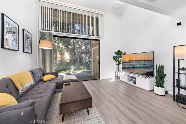 MLS: OC23053662 Condo For Sale