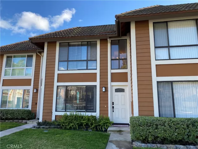 MLS: OC23053778 Condo For Sale