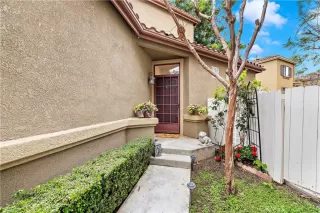 Photo #4: OC23053796 Listing