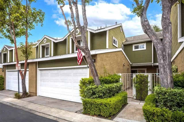 MLS: OC23053862 Condo For Sale