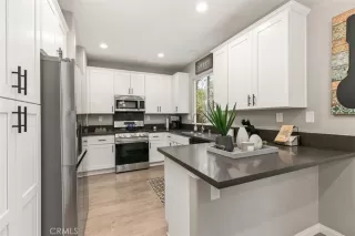 Photo #3: OC23053921 Listing 