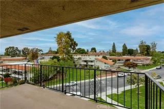 Photo #2: OC23054034 Listing