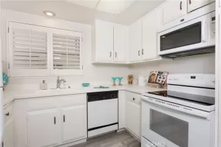 Photo #5: OC23054034 Listing