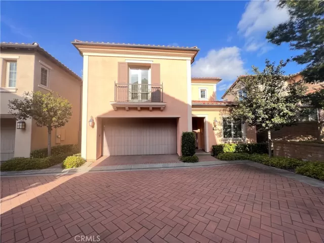 MLS: OC23054216 Condo For Sale