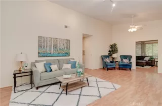 Photo #3: OC23054228 Listing