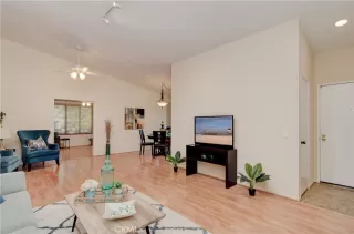 Photo #4: OC23054228 Listing