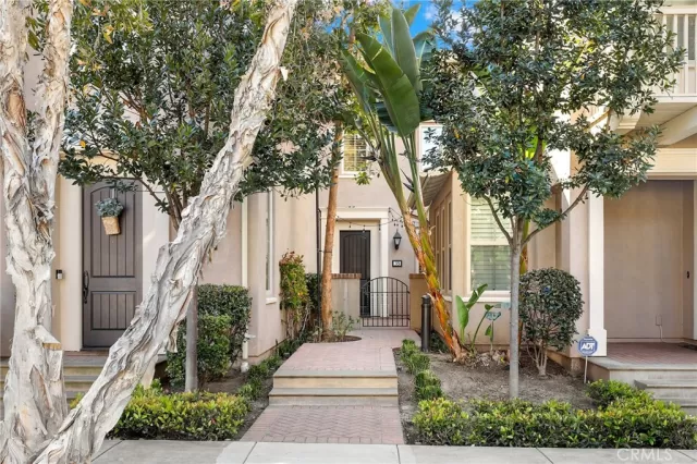 MLS: OC23054805 Condo For Sale