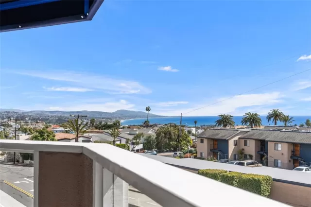 MLS: OC23054838 Condo For Sale