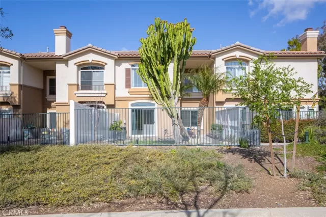 MLS: OC23054974 Condo For Sale