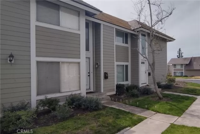 MLS: OC23055097 Condo For Sale