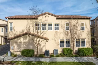 Photo #2: OC23055188 Listing