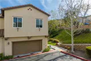 Photo #3: OC23055188 Listing