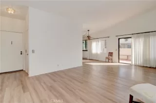 Photo #3: OC23055220 Listing