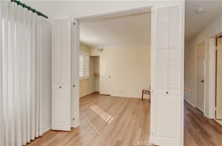 Photo #4: OC23055220 Listing