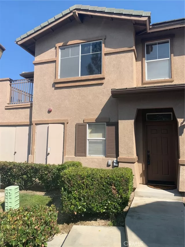 MLS: OC23055266 Condo For Sale