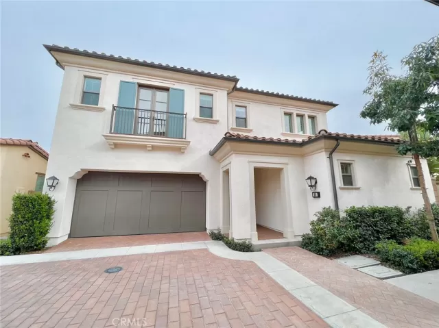 MLS: OC23055526 Condo For Sale