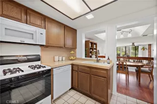 Photo #6: OC23055991 Listing