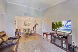 Photo #3: OC23056033 Listing 