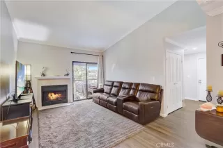 Photo #4: OC23056033 Listing 