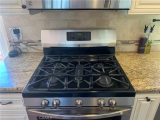 Photo #6: OC23056090 Listing 