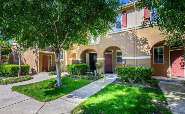 MLS: OC23056110 Condo For Sale