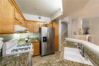 Photo #4: OC23056110 Listing 