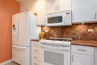 Photo #4: OC23056346 Listing