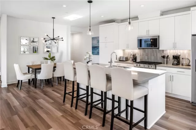 MLS: OC23056443 Condo For Sale