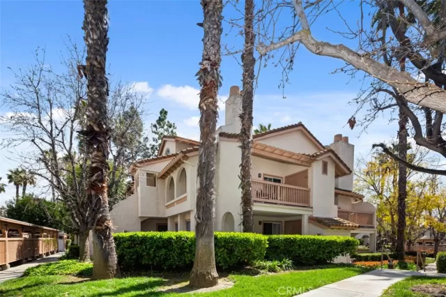 MLS: OC23056751 Condo For Sale