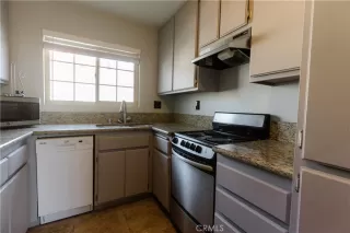 Photo #4: OC23056898 Listing