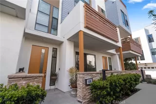 Photo #1: OC23057203 Listing