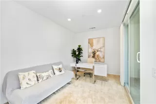 Photo #4: OC23057257 Listing 