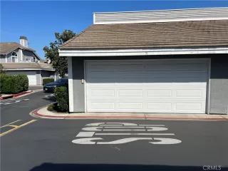 Photo #3: OC23057334 Listing