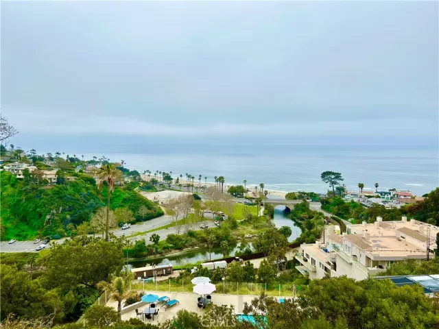 MLS: OC23058196 Condo For Sale