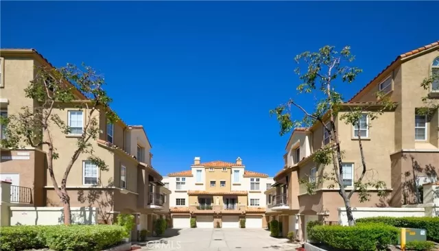 MLS: OC23058628 Condo For Sale