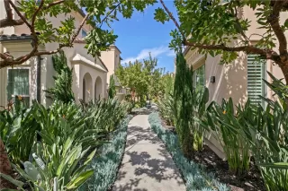 Photo #1: OC23059009 Listing