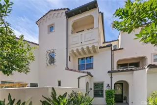 Photo #3: OC23059009 Listing