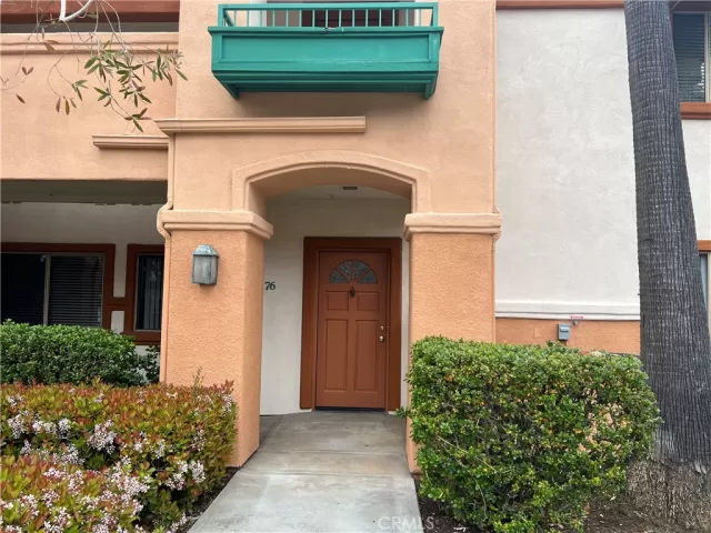 MLS: OC23059130 Condo For Sale