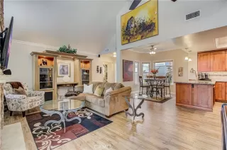 Photo #3: OC23059159 Listing