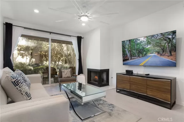 MLS: OC23059595 Condo For Sale