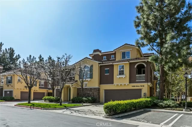 MLS: OC23059605 Condo For Sale