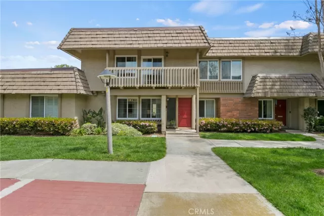 MLS: OC23059931 Condo For Sale