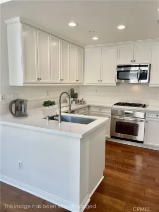 Photo #2: OC23059957 Listing