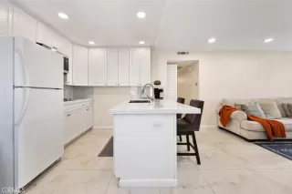 Photo #6: OC23060318 Listing