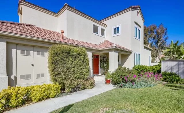 MLS: OC23060810 Condo For Sale