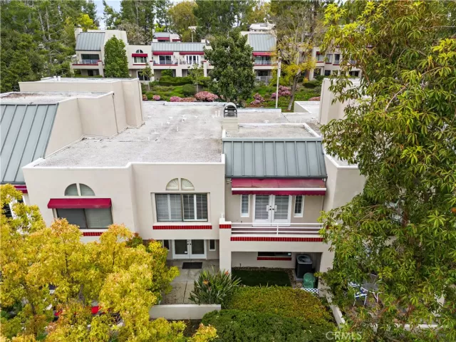 MLS: OC23061028 Condo For Sale