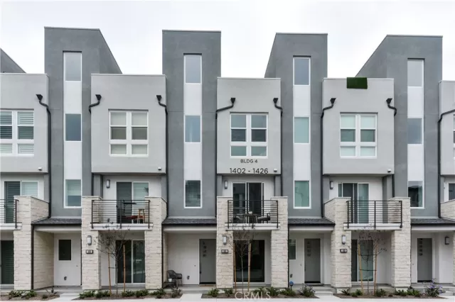 MLS: OC23061077 Condo For Sale