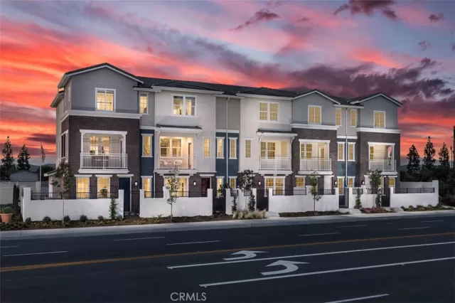 MLS: OC23061127 Condo For Sale